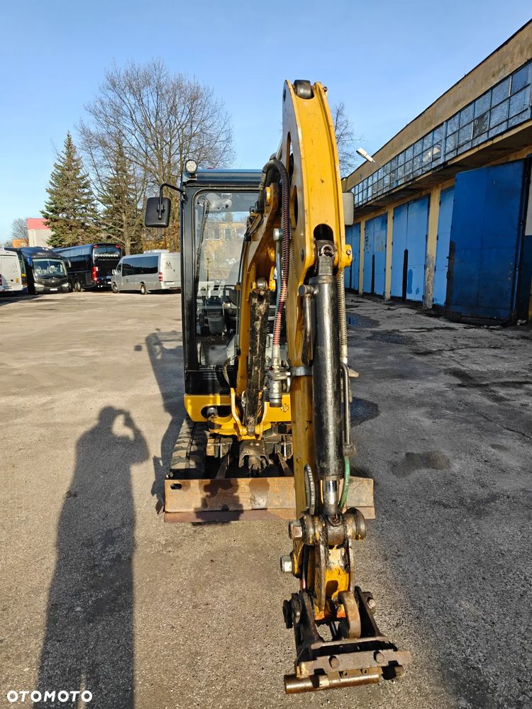 Caterpillar 301.7D - 8