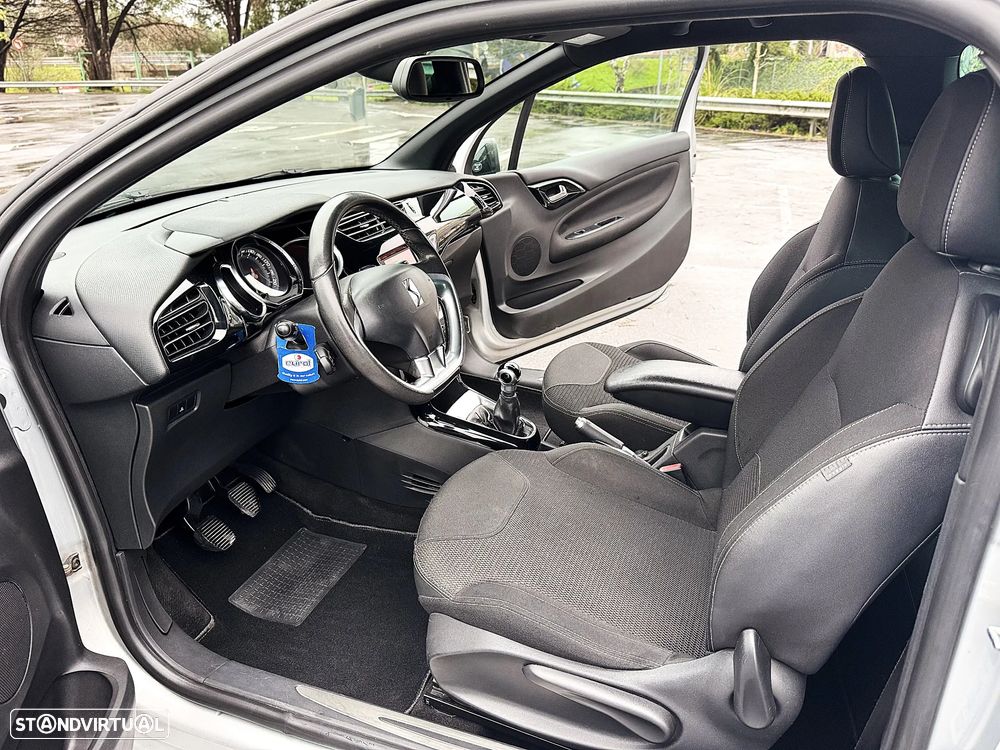 Citroën DS3 1.6 HDi Airdream So Chic - 11