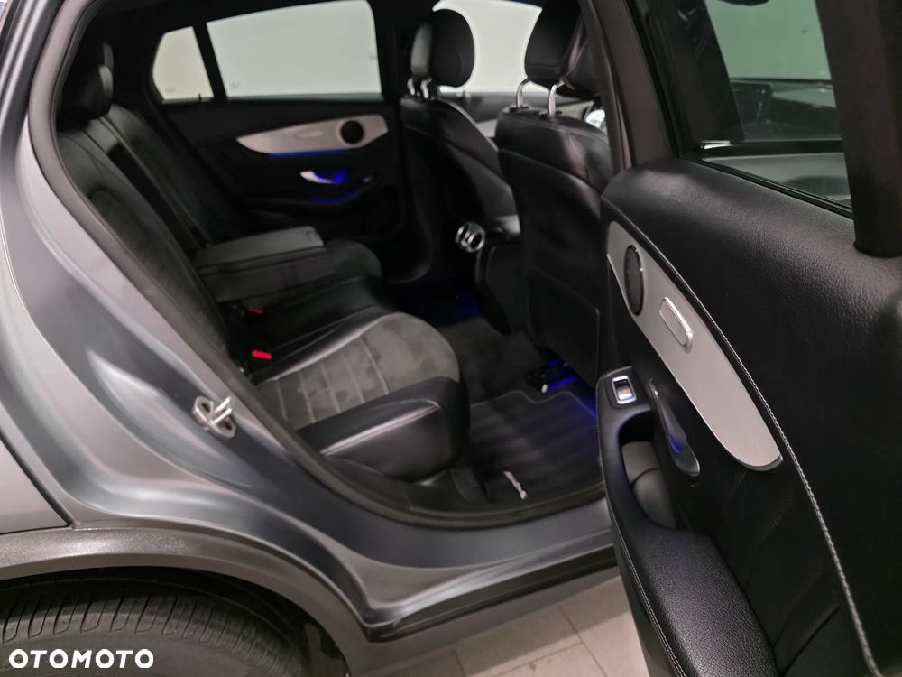 Mercedes-Benz GLC 300 de 4Matic 9G-TRONIC AMG Line Plus - 32