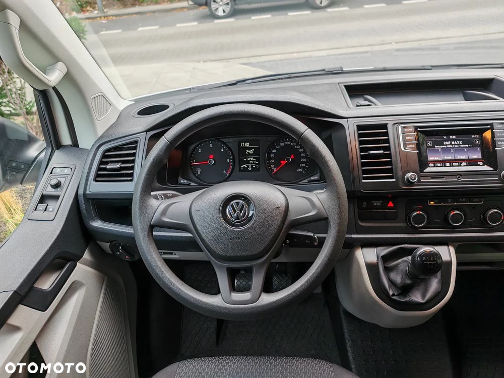 Volkswagen Caravelle - 28