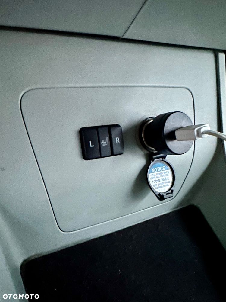 Toyota Prius 1.8 HSD Premium - 20