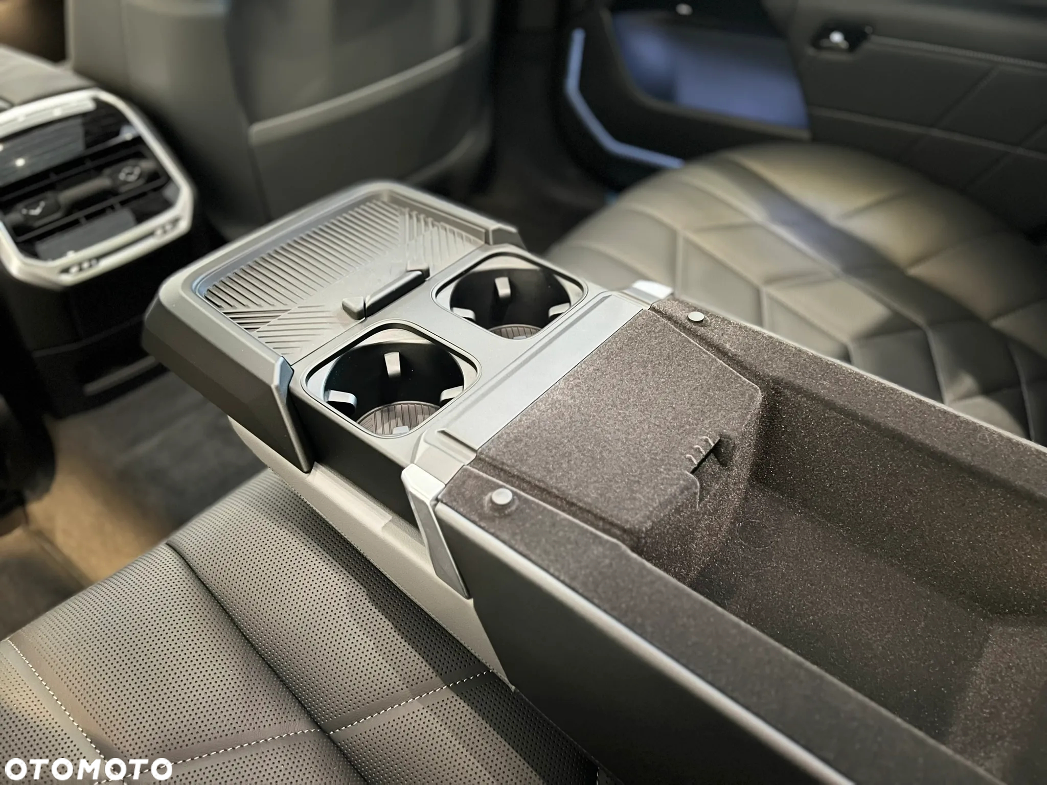 BMW Seria 7 - 31