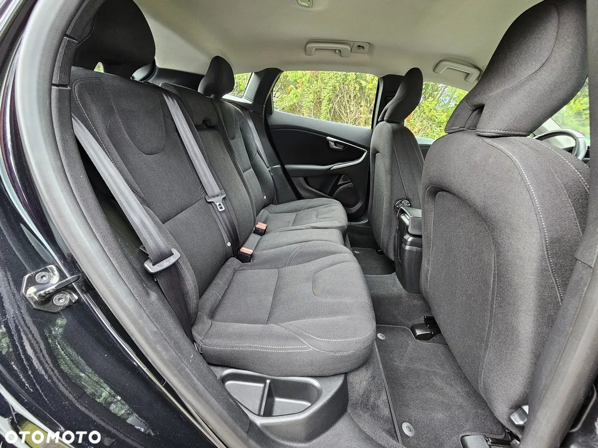 Volvo V40 D2 Momentum - 13