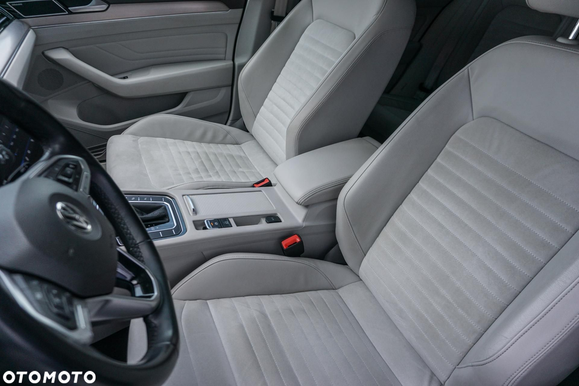 Volkswagen Passat 2.0 TSI Elegance DSG - 10