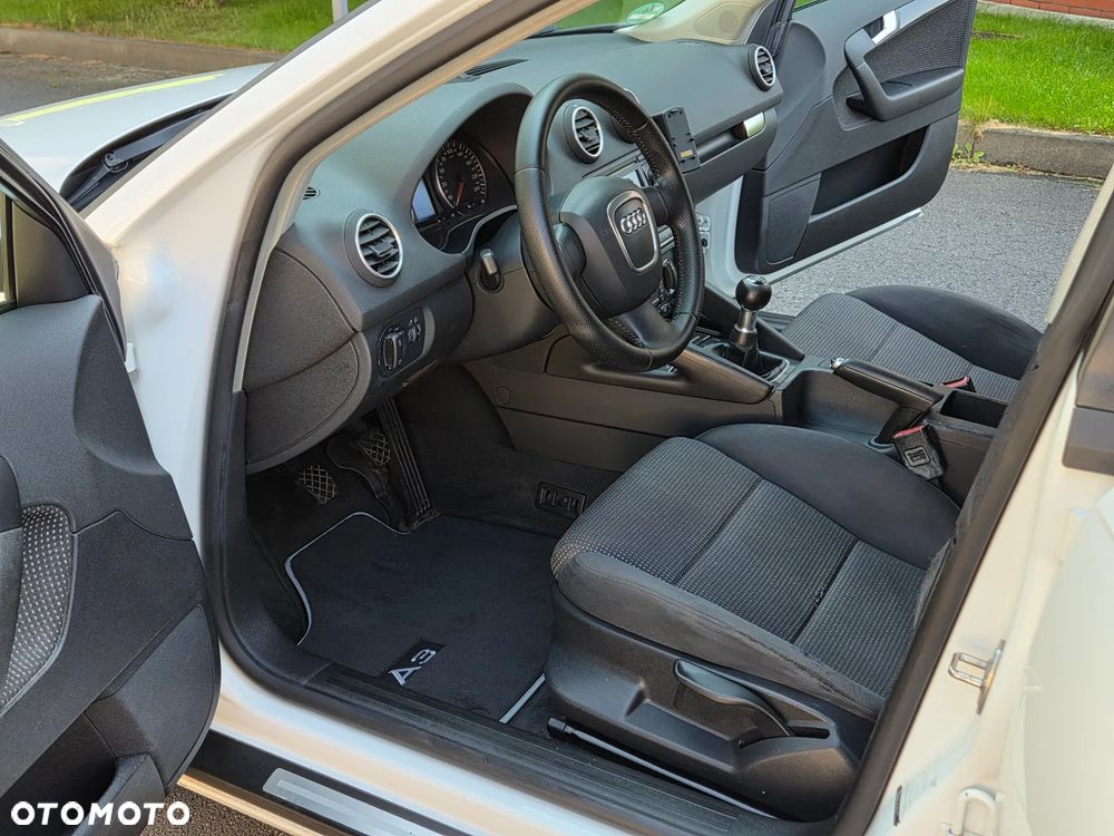 Audi A3 Sportback 1.9 TDI DPF Ambiente - 30