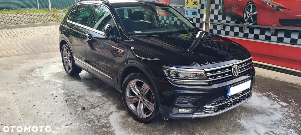 Volkswagen Tiguan - 1