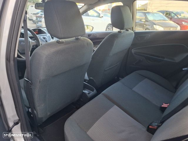 Ford Fiesta 1.25 Trend - 24
