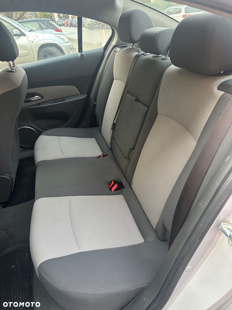 Chevrolet Cruze - 9