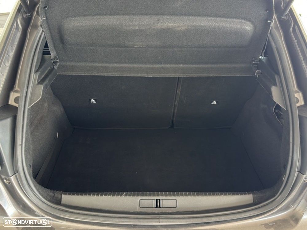 Peugeot 208 1.2 PureTech Allure Pack EAT8 - 6