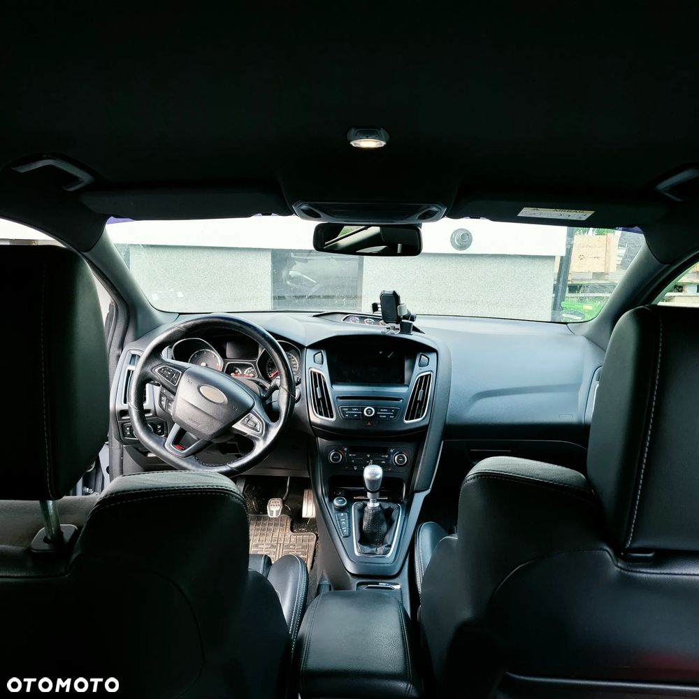 Ford Focus 2.0 TDCi ST-2 - 12