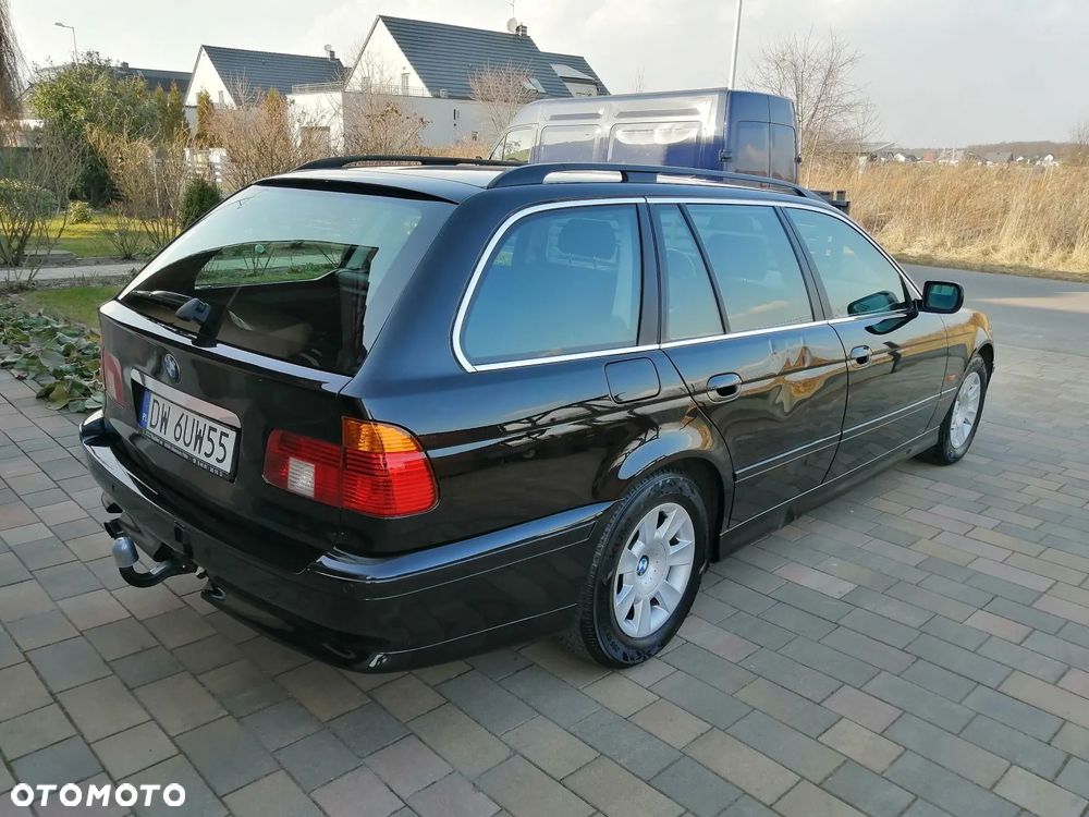 BMW Seria 5 520i Touring - 4