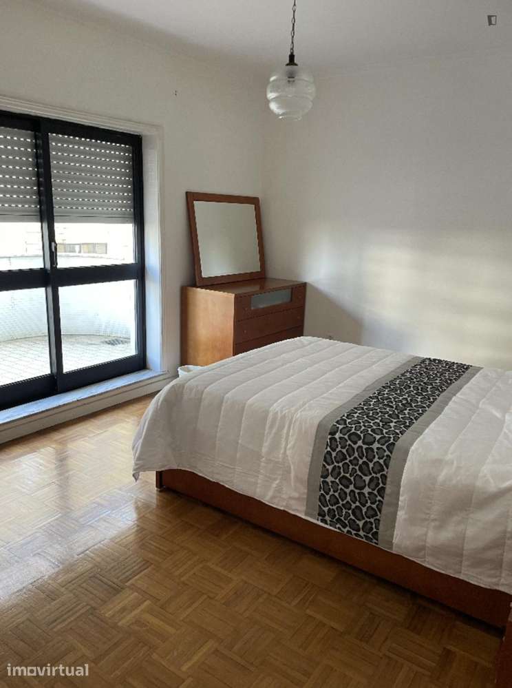 Apartamento com 3 quartos - localizado em Mafamude Porto - Grande imagem: 4/17