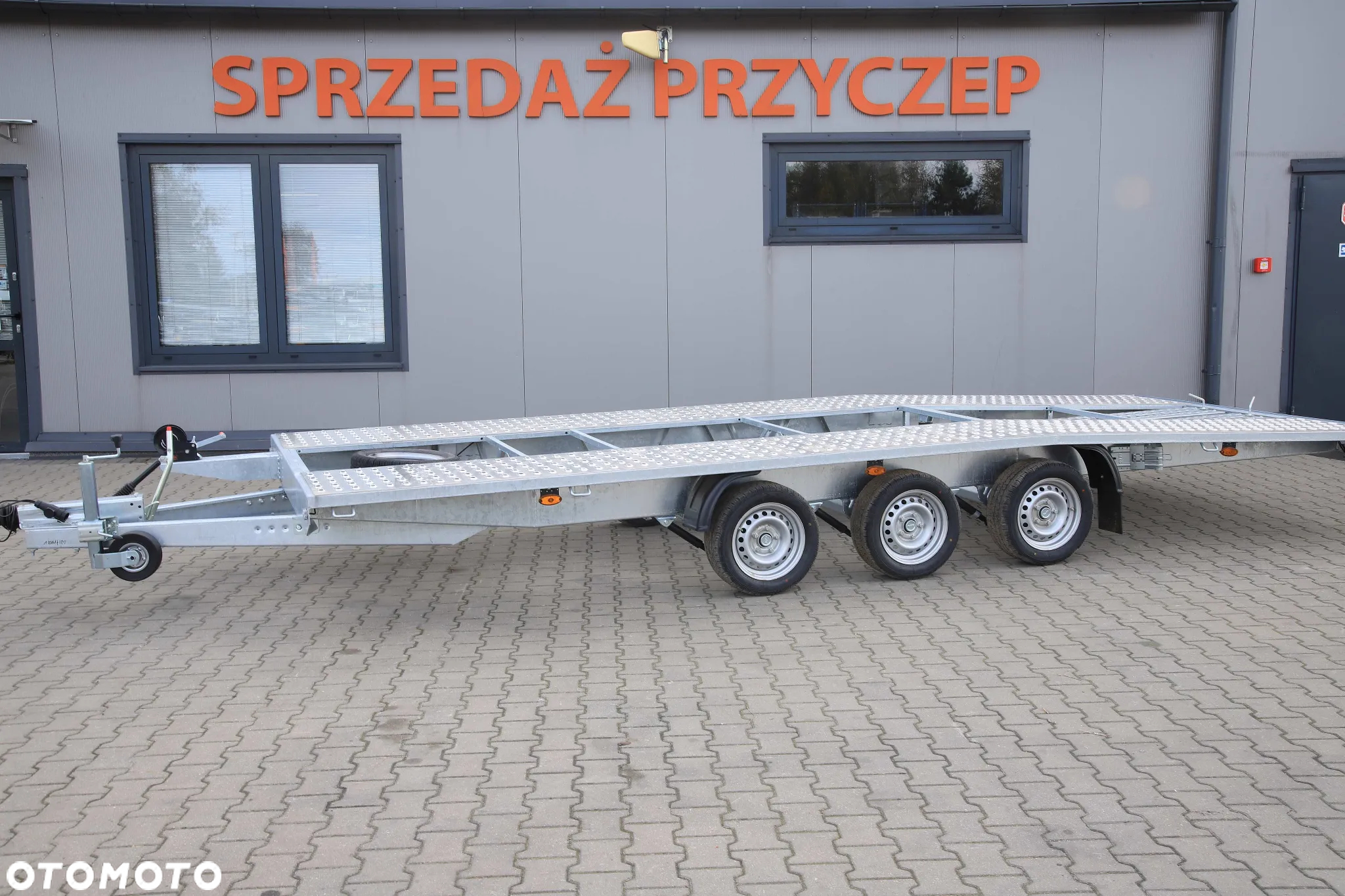 Niewiadów Jupiter 6 x2.1 3 osie DMC 3500 kg Koła 195R13C - 6