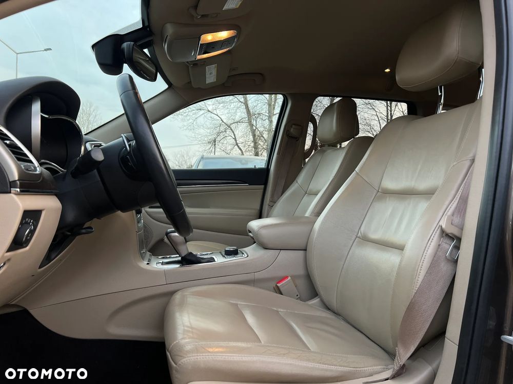 Jeep Grand Cherokee - 14