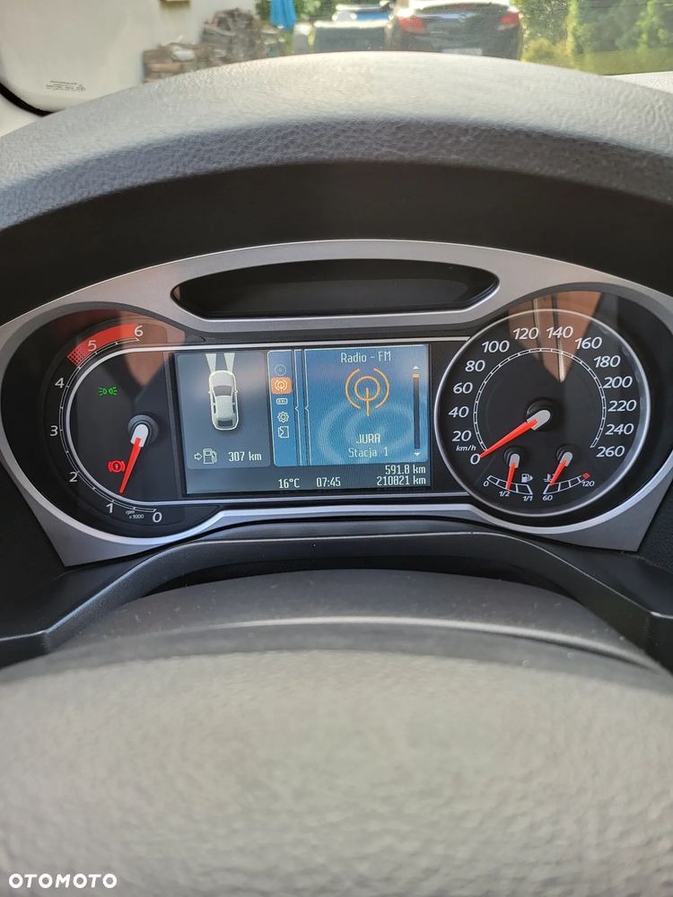 Ford S-Max - 16
