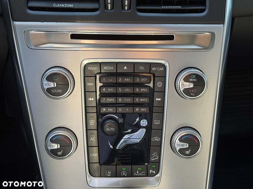 Volvo XC 60 D4 AWD Summum - 25