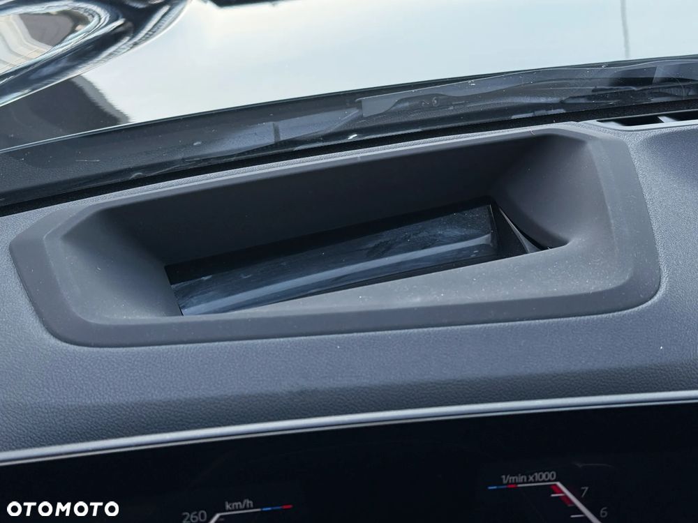 BMW Seria 3 330i xDrive M Sport - 24