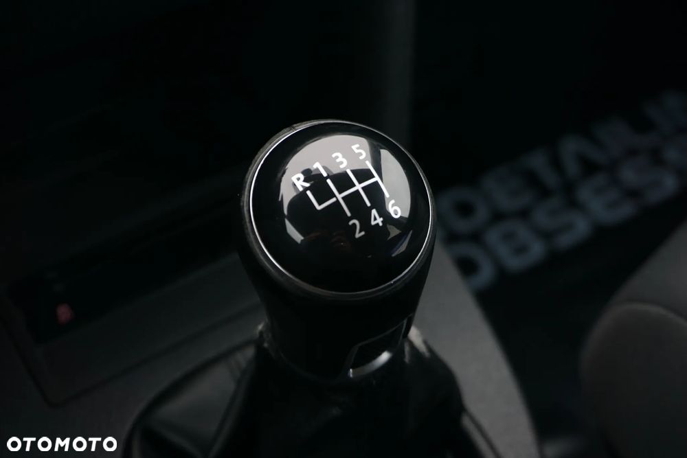 Volkswagen Touran 2.0 TDI DPF Cross - 31