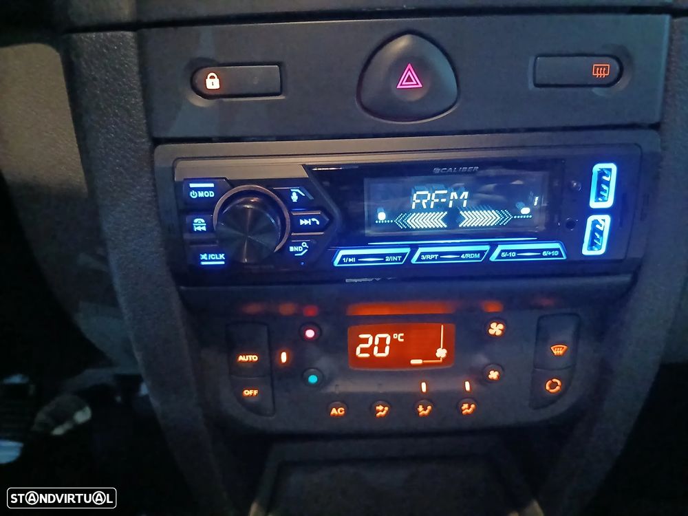 Renault Clio 1.2 16V Privilège Luxe - 8