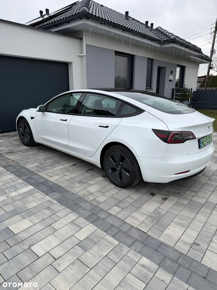 Tesla Model 3 Standard Hinterradantrieb - 2