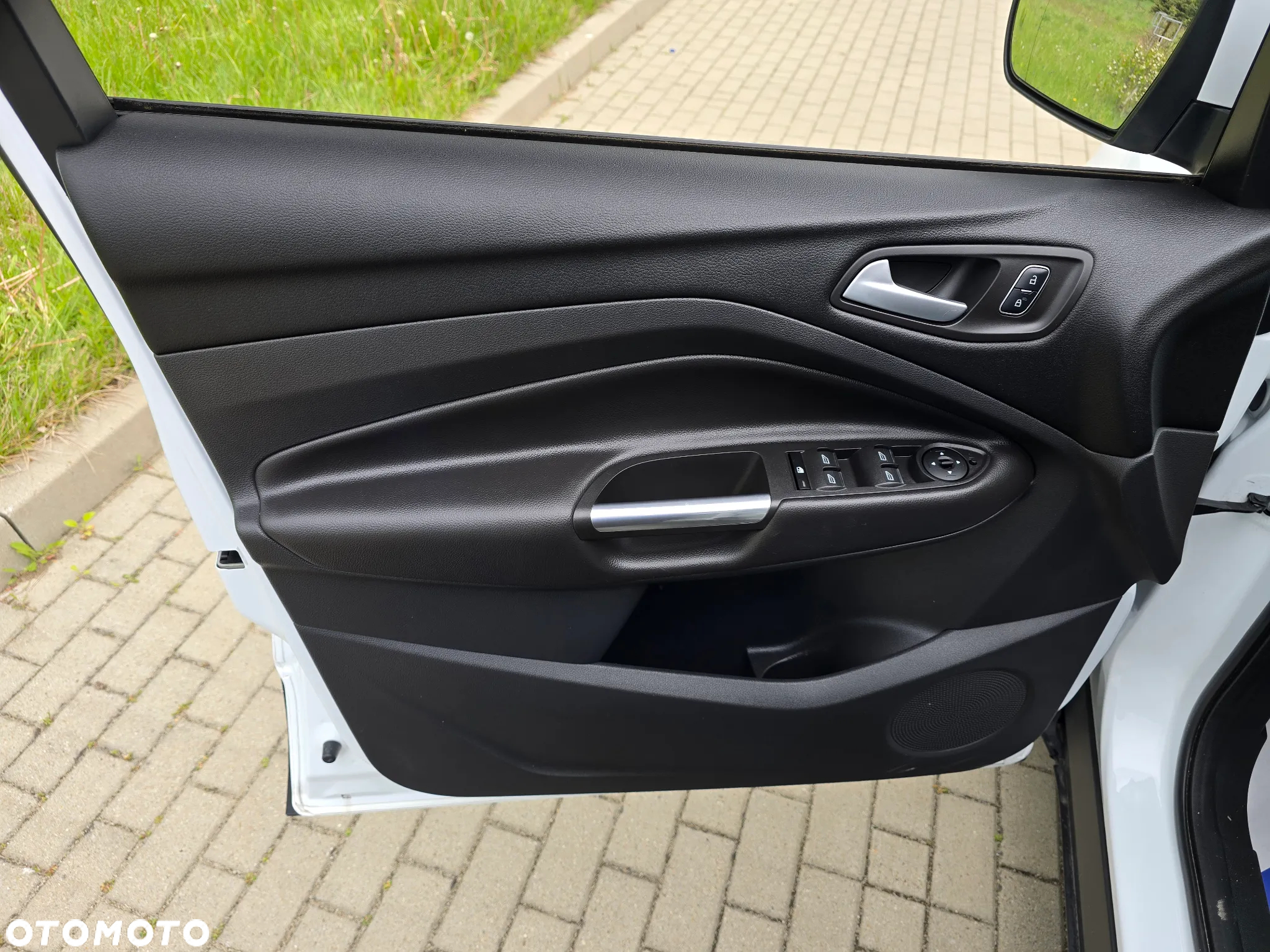 Ford Kuga 1.5 EcoBoost 2x4 SYNC - 16
