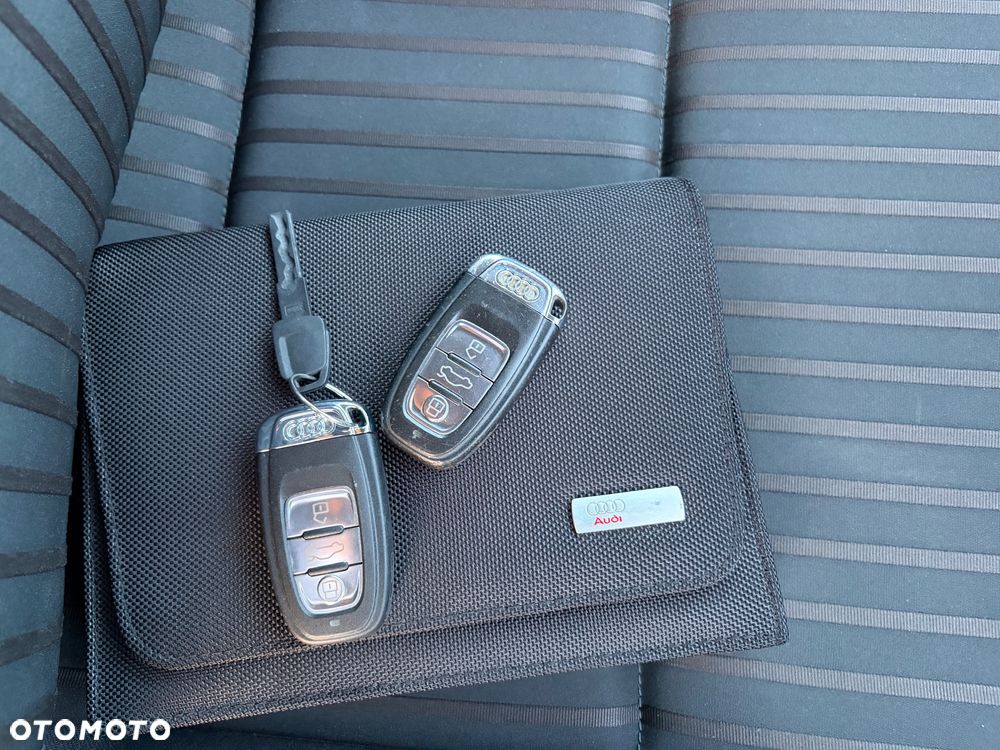 Audi A4 Avant 2.0 TDI DPF Ambiente - 16