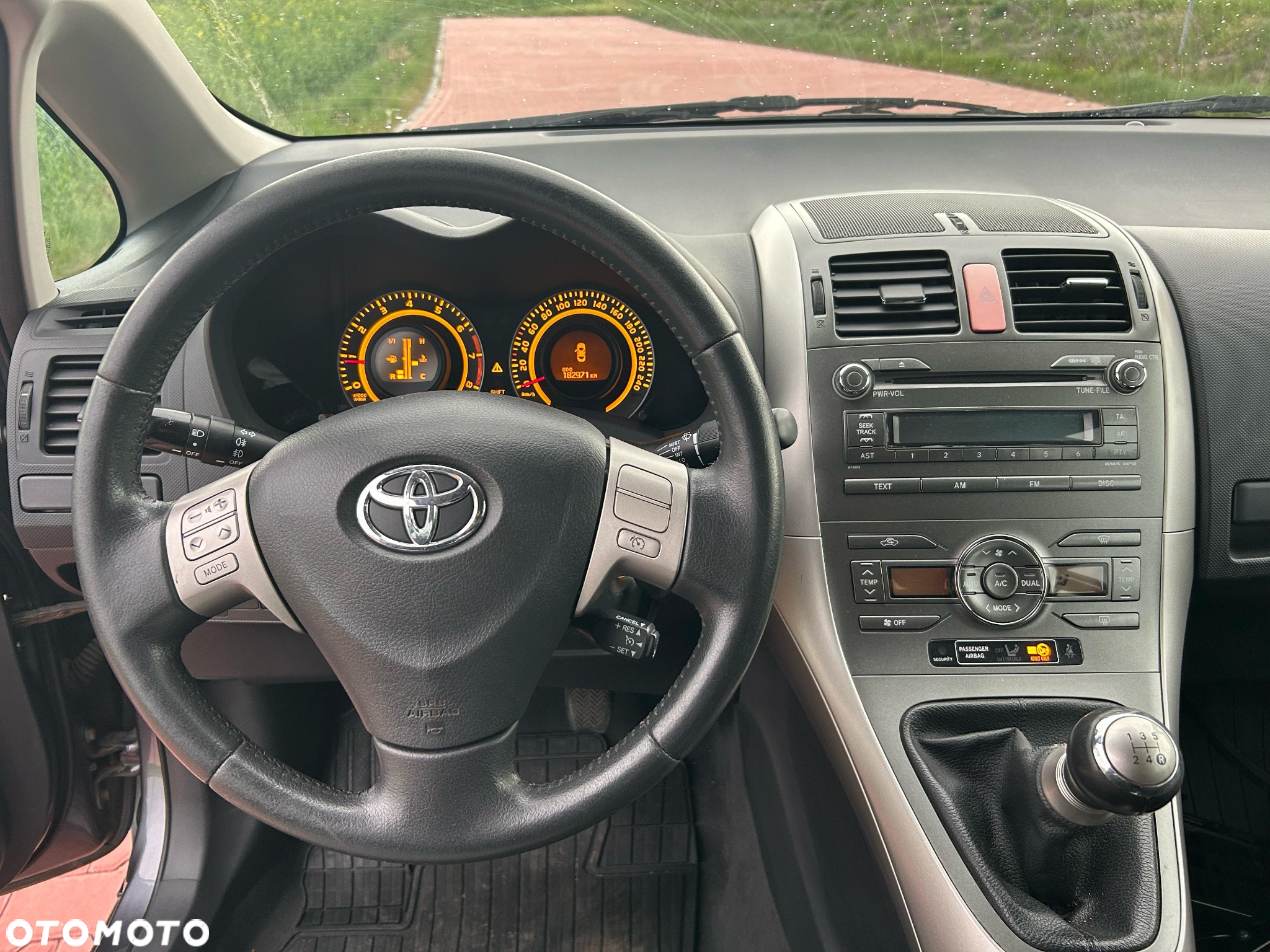 Toyota Auris - 14