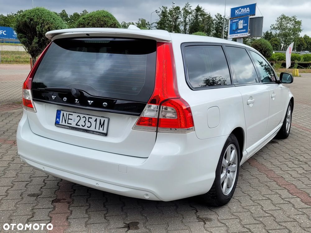 Volvo V70 D3 Momentum - 4