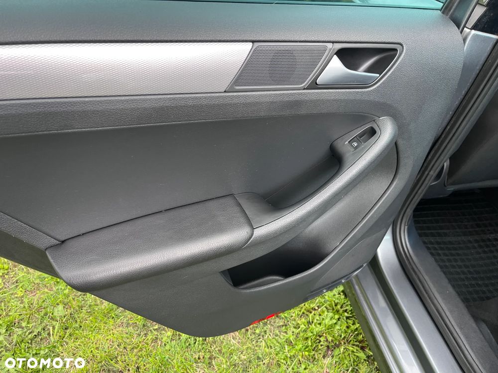 Volkswagen Jetta 1.4 TSI BMT Comfortline - 15