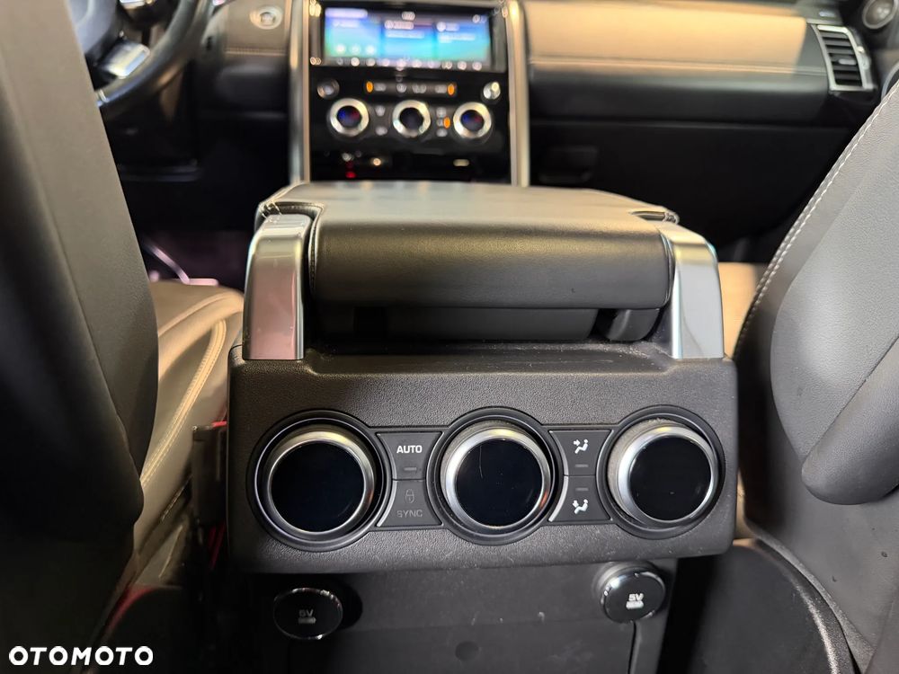 Land Rover Discovery 3.0 Td6 SkyView Edition - 21