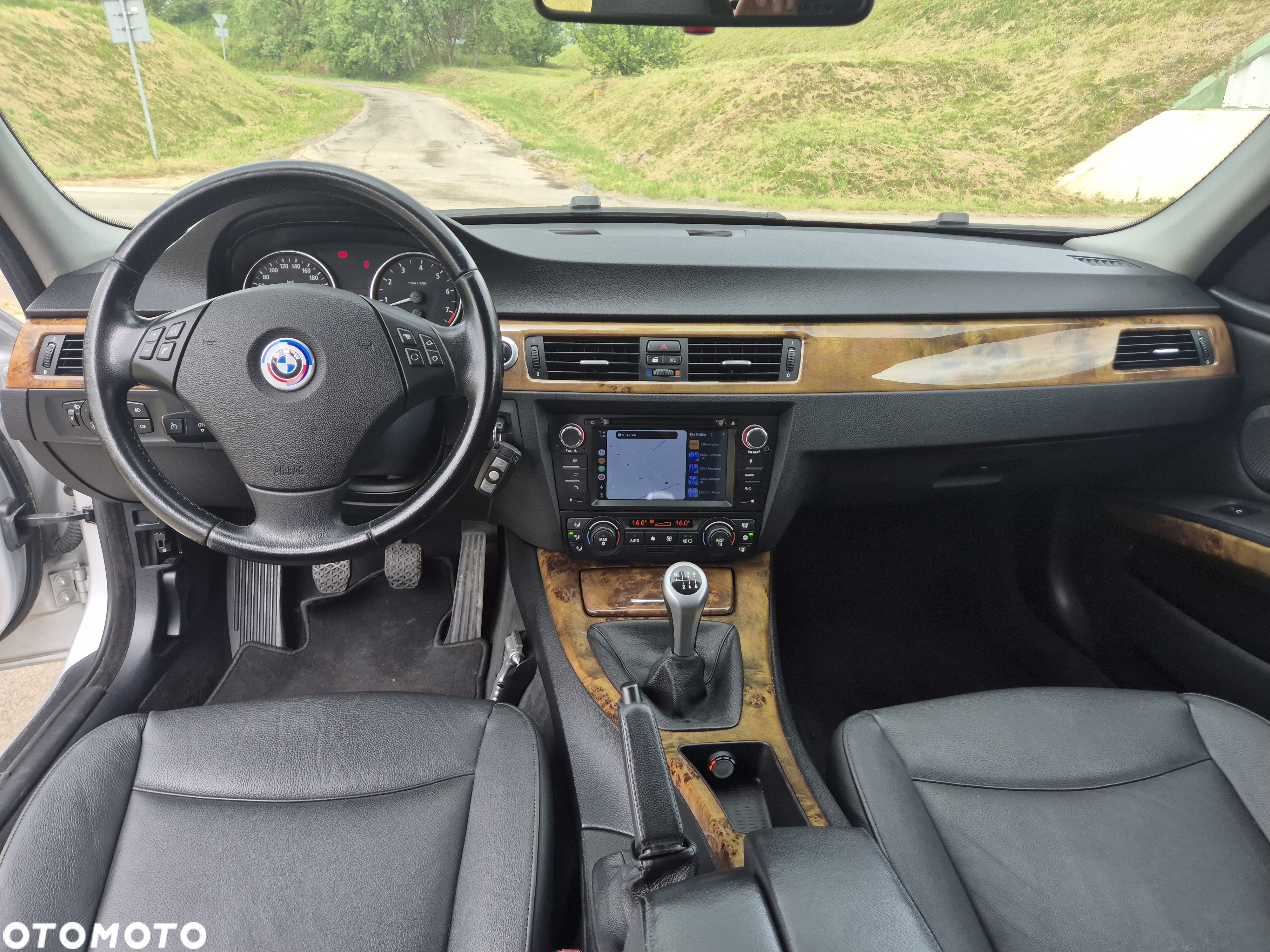BMW Seria 3 325i Touring - 15