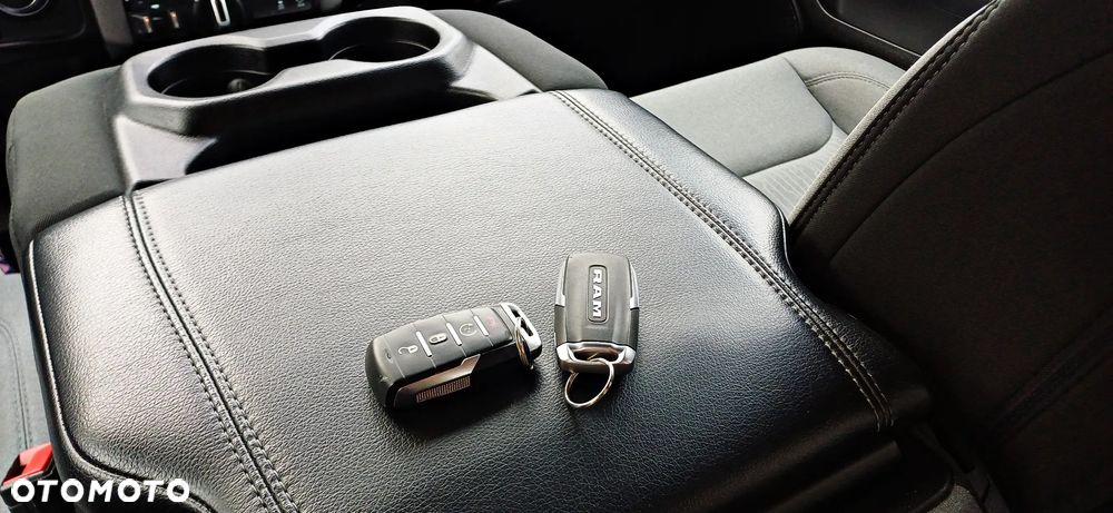 RAM 1500 Crew Cab Shortbed Bighorn - 28