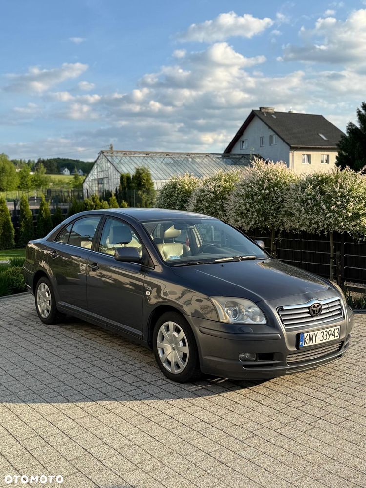 Toyota Avensis 2.2 D-4D Prestige - 1