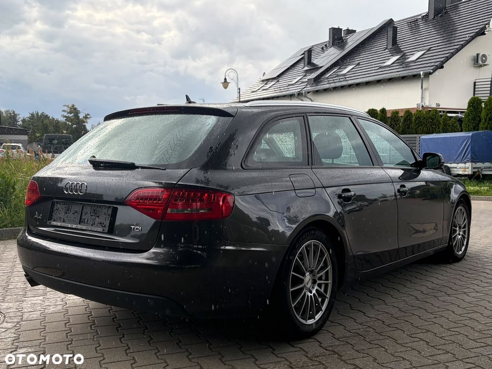 Audi A4 Avant 2.0 TDI DPF - 9