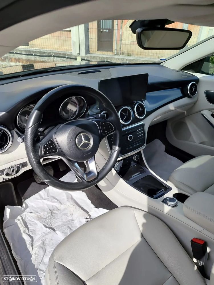 Mercedes-Benz CLA 220 - 14