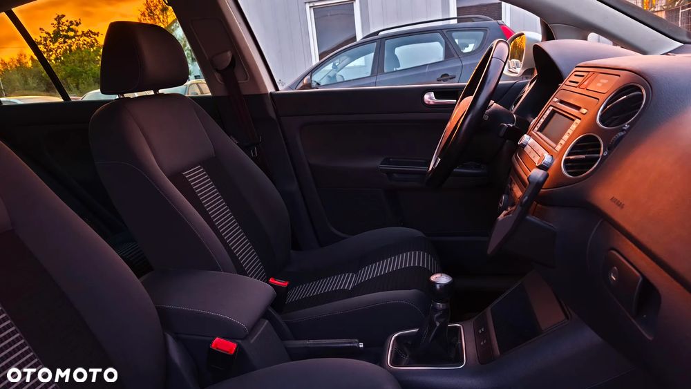 Volkswagen Golf - 24