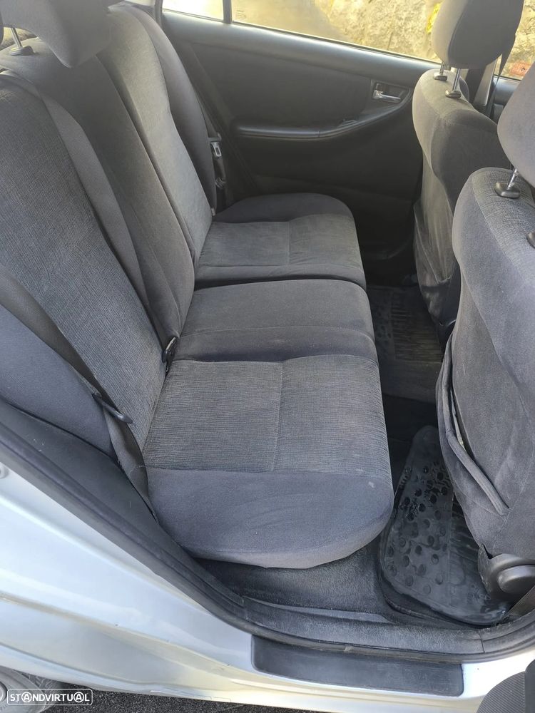 Toyota Corolla 2.0 D-4D Sol - 6