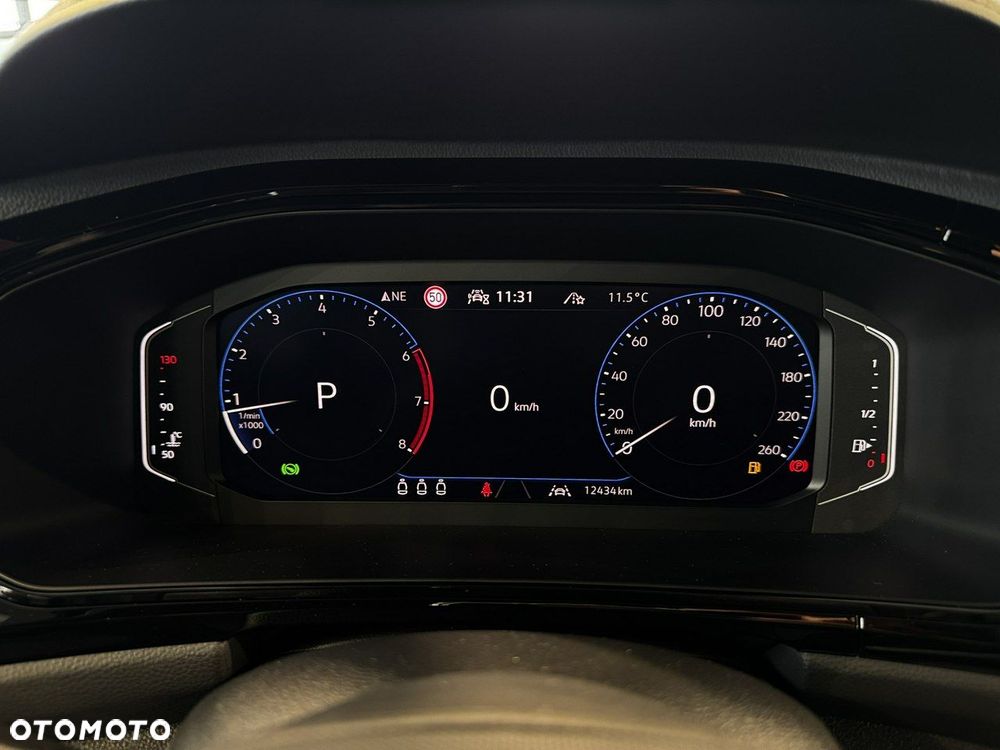 Volkswagen T-Roc - 22