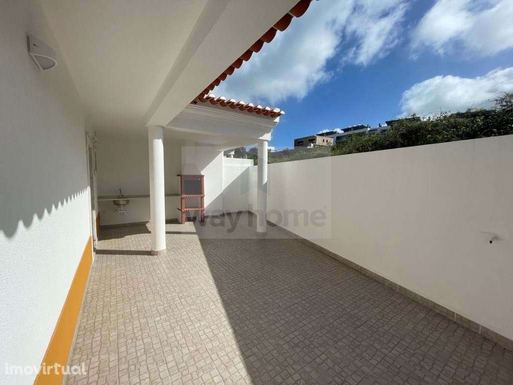 Moradia T4 | Remodelada | Vista de mar | Ericeira - Grande imagem: 3/35