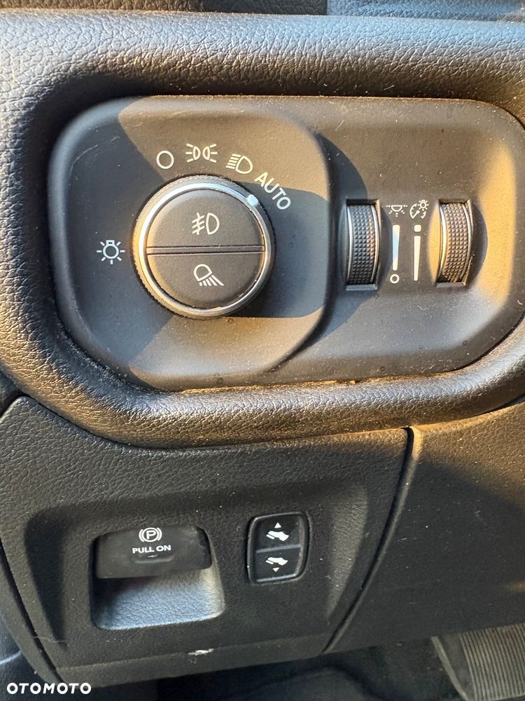 RAM 1500 - 24