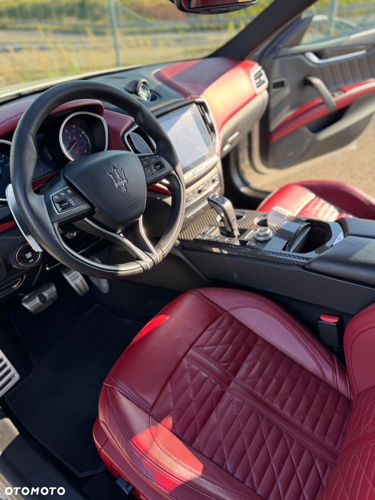 Maserati Ghibli S GranSport - 19