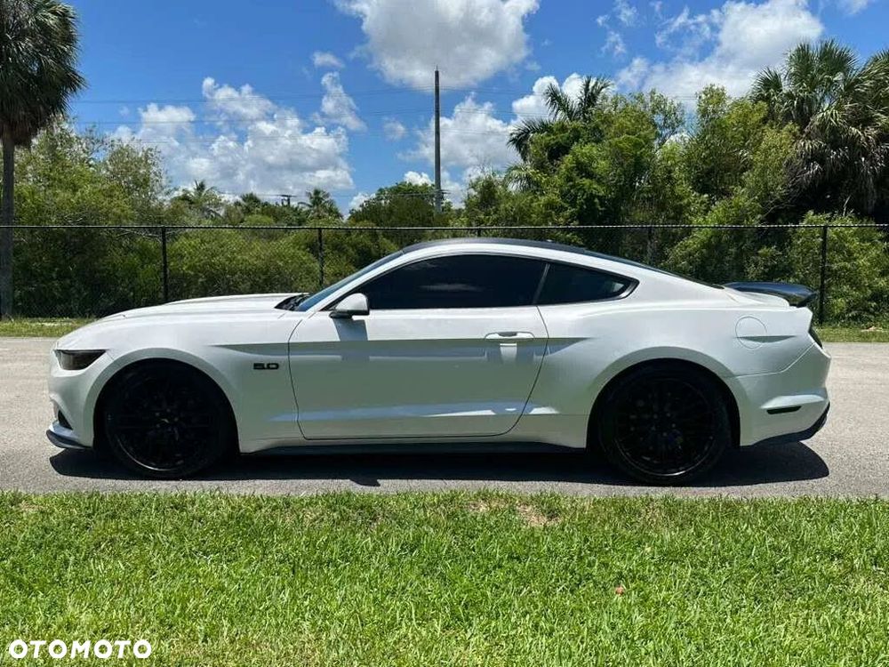 Ford Mustang - 7