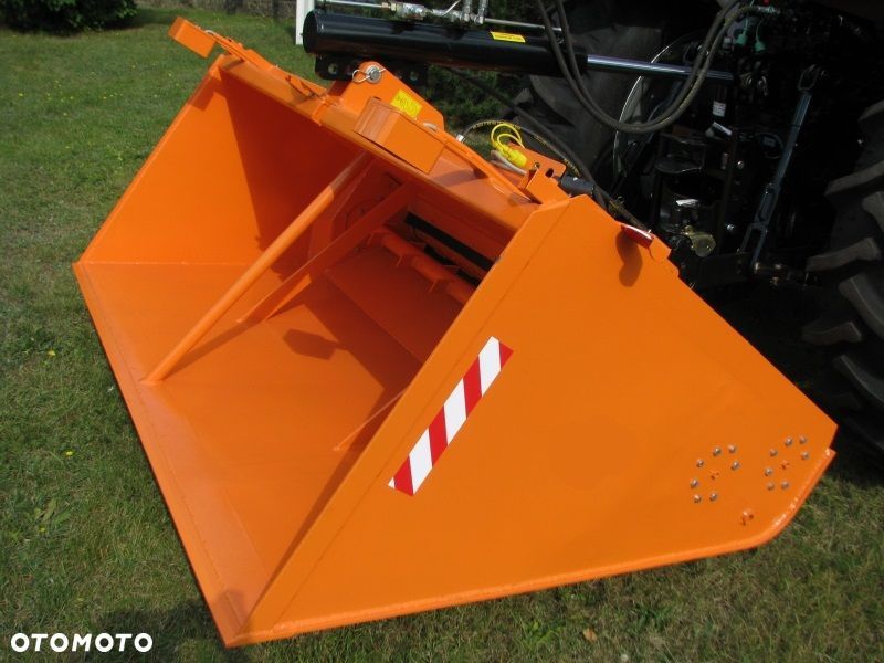 Piaskarka, posypywarka samozaładowcza PS-150 PS-200 POMAROL - 10