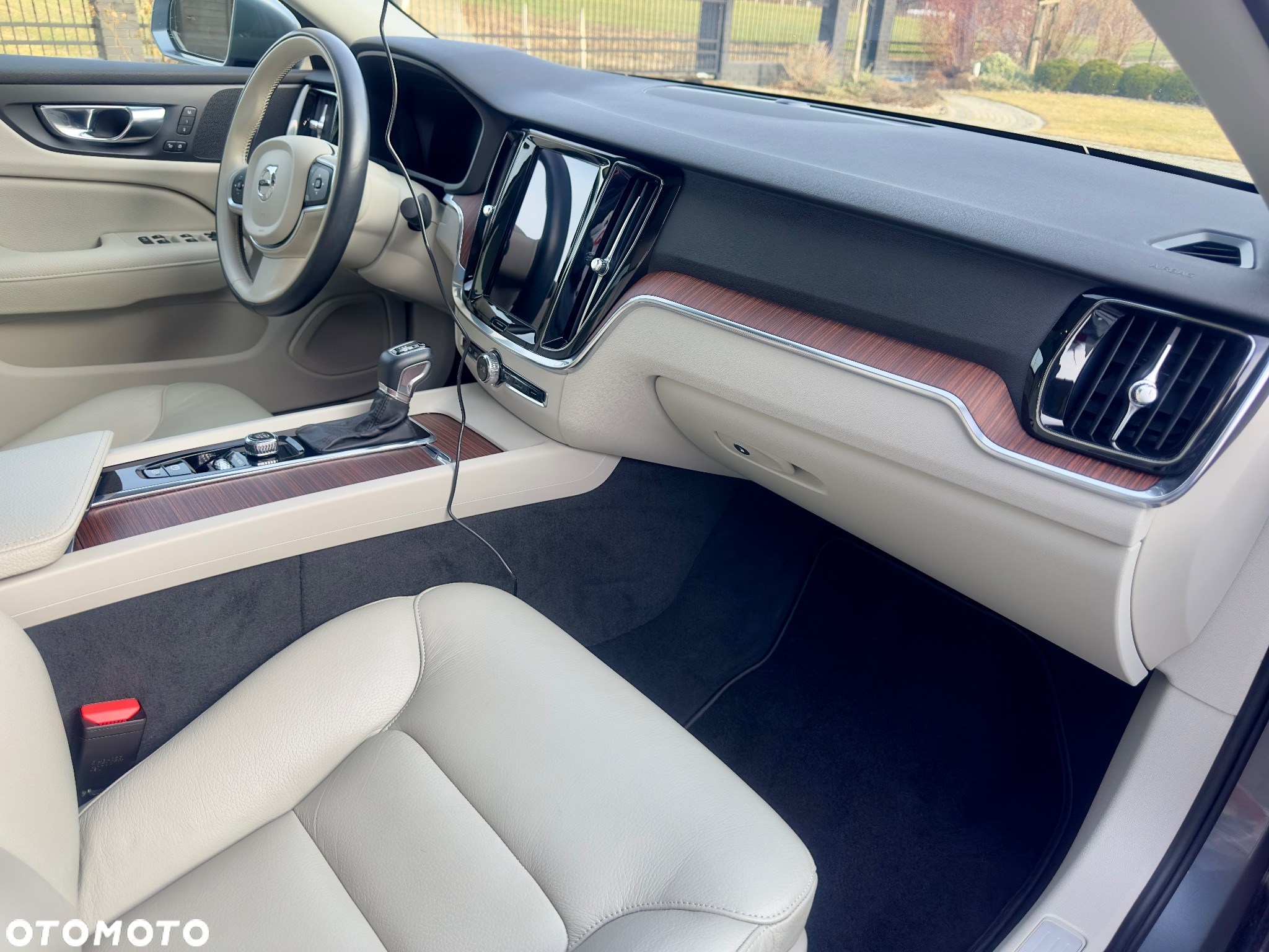 Volvo S60 T6 AWD Momentum Pro - 23