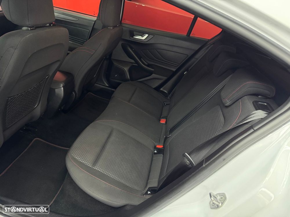 Ford Focus 1.0 EcoBoost ST-Line - 11