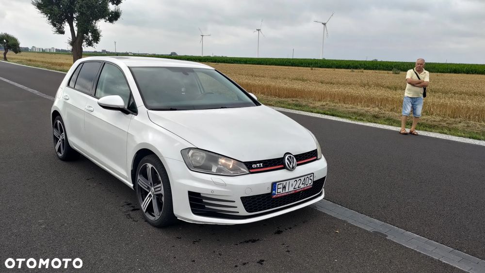 Volkswagen Golf 1.6 TDI BlueMotion Technology Cup - 13