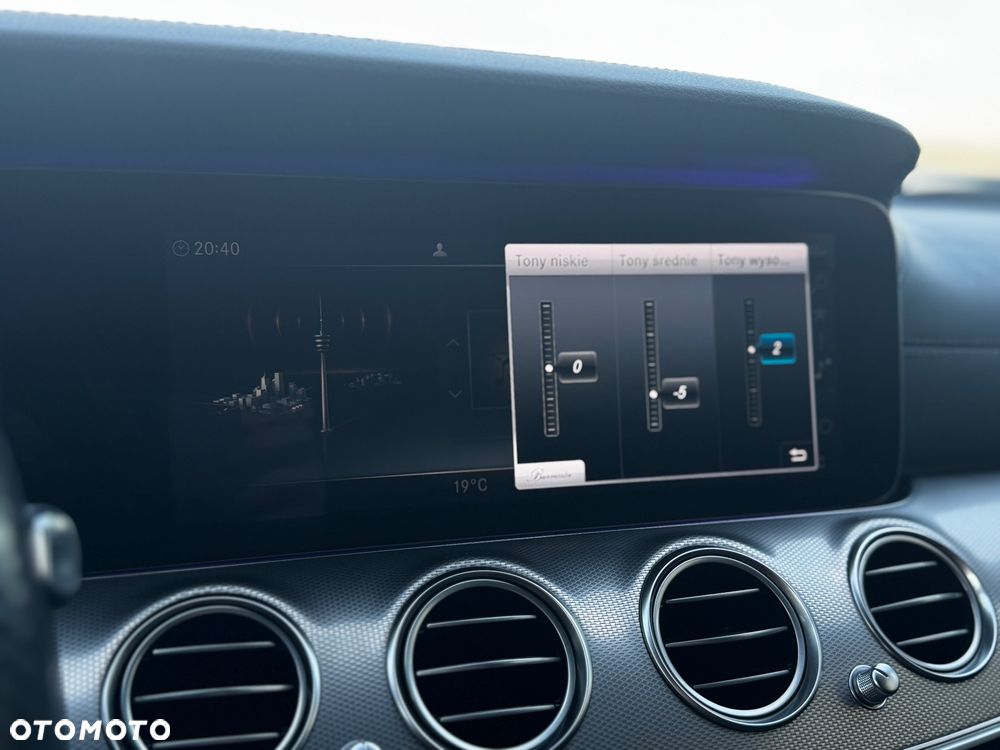 Mercedes-Benz Klasa E 220 d 4-Matic 9G-TRONIC - 38