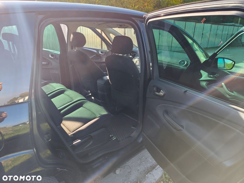 Ford S-Max - 8
