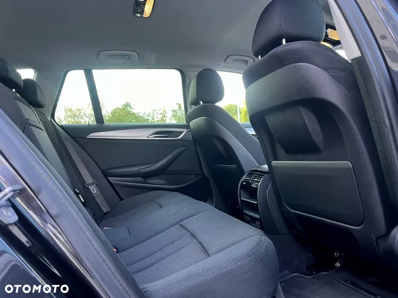 BMW Seria 5 520d Touring - 28