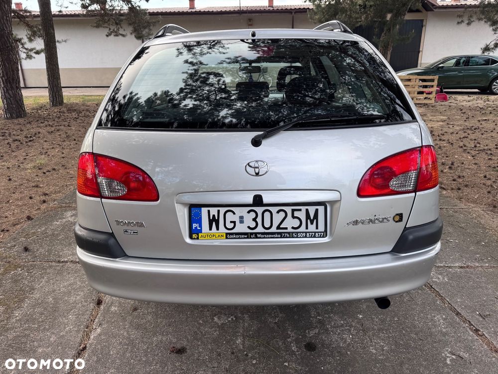 Toyota Avensis - 9